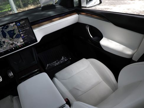 Used 2022 Tesla Model X AWD/4WD image 28