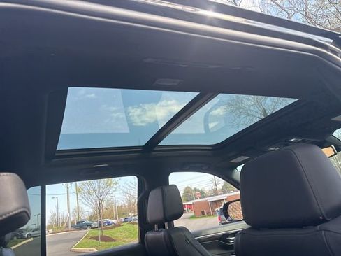 Used 2025 Chevrolet Tahoe Z71 w/ Comfort Package image 9