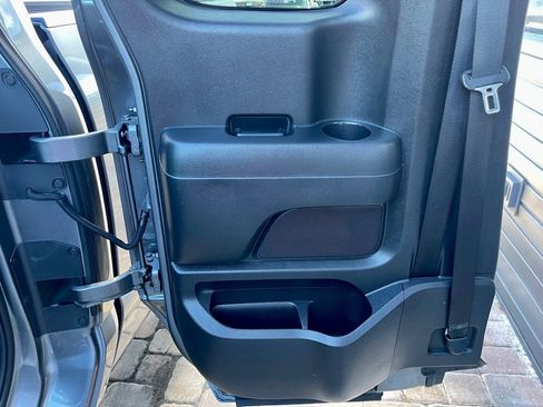 Used 2017 Nissan Titan SV image 37