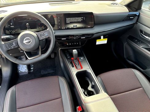 New 2026 Nissan Kicks SR w/ Cold Weather Package AWD/4WD image 11