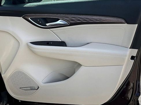 Used 2021 Buick Envision Avenir image 26