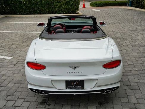 Used 2024 Bentley Continental GT V8 image 23