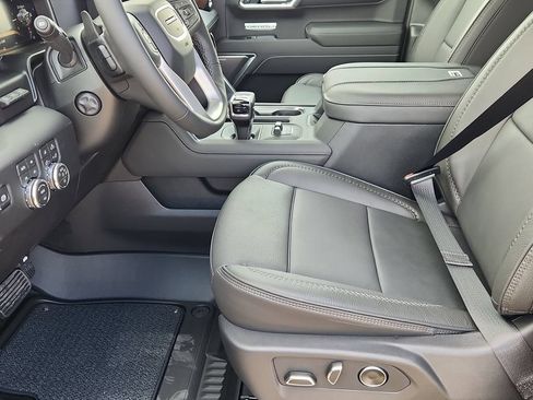 Used 2026 GMC Sierra 1500 Denali w/ Denali Reserve Package AWD/4WD image 8