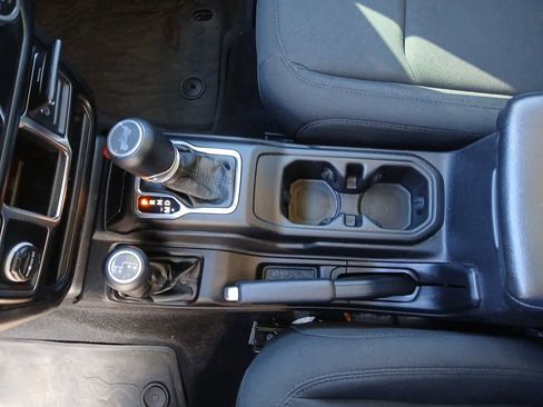 Used 2021 Jeep Wrangler Unlimited Sport image 40