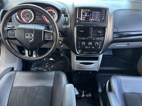 Used 2019 Dodge Grand Caravan SXT FWD image 27