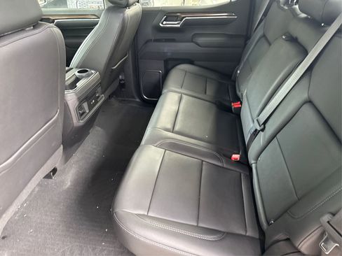 Used 2024 Chevrolet Silverado 1500 LT Trail Boss w/ LT Trail Boss Premium Package image 12