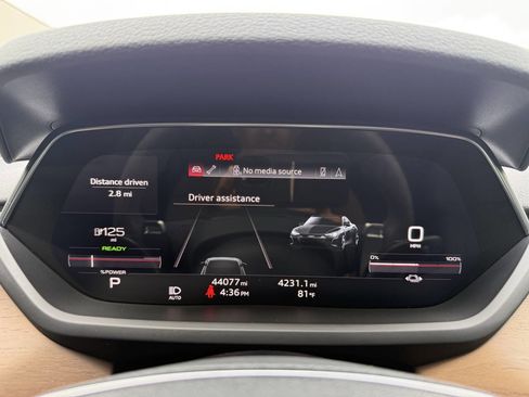 Used 2022 Audi e-tron GT Premium Plus image 37