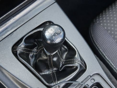 Used 1996 MAZDA MX-5 Miata RWD image 6