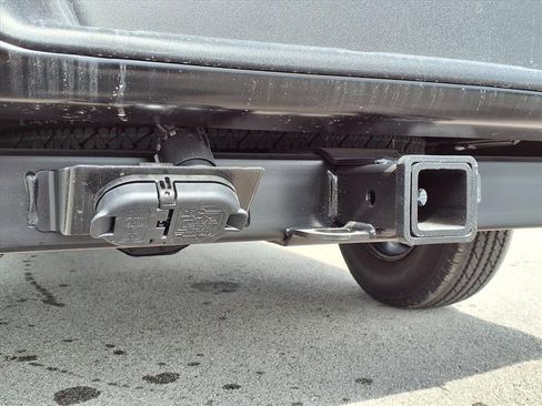 Used 2025 Chevrolet Express 3500 w/ Driver Convenience Package image 9