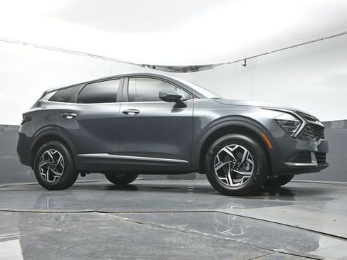 Used 2025 Kia Sportage LX AWD/4WD image 30