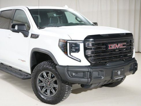 Used 2024 GMC Sierra 1500 AT4X image 14