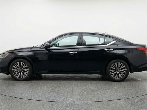 Used 2025 Nissan Altima 2.5 SV image 5