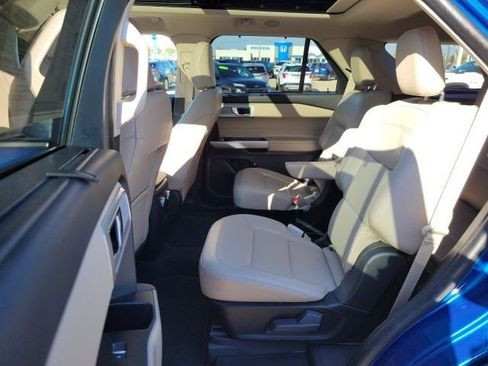 Used 2022 Ford Explorer Limited w/ Class IV Trailer Tow Package image 12