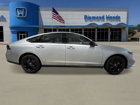 New 2025 Honda Accord SE image 7