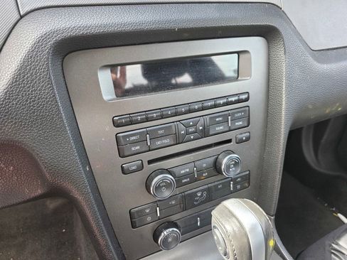 Used 2013 Ford Mustang Coupe image 8