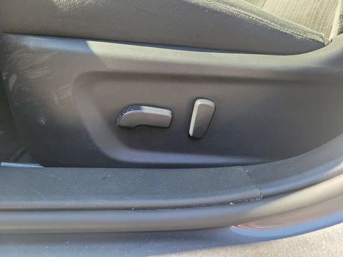 Used 2025 Nissan Altima 2.5 SV FWD image 17