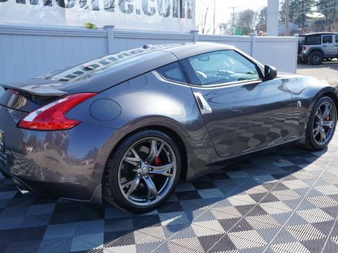 Used 2010 Nissan 370Z Touring w/ Sport Pkg image 5