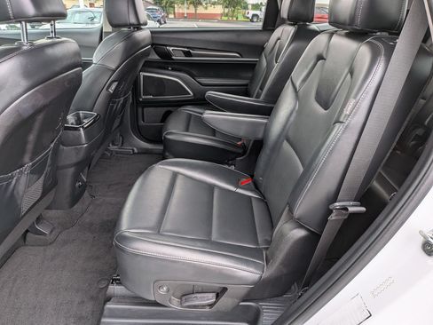 Used 2025 Kia Telluride S AWD/4WD image 30