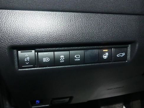 Used 2021 Toyota Venza Limited w/ Advanced Technology Package image 30