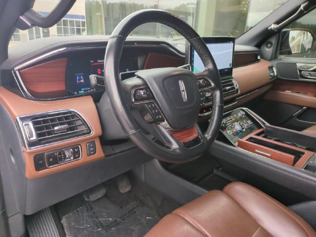 Used 2023 Lincoln Navigator Reserve AWD/4WD image 13