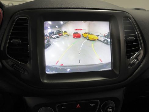Used 2020 Jeep Compass Trailhawk w/ Cold Weather Group AWD/4WD image 11