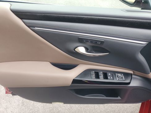 Used 2025 Lexus ES 350 w/ Premium Package image 19