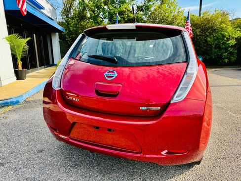 Used 2013 Nissan Leaf SV w/ LED & Quick Charge Pkg image 12