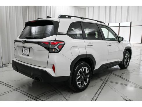 Used 2025 Subaru Forester Premium w/ Convenience Package #2 image 7