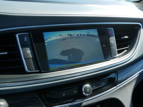 Used 2018 Buick Enclave Essence image 30