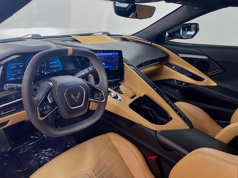Used 2023 Chevrolet Corvette Stingray Premium Conv w/ Z51 Performance Package RWD image 17