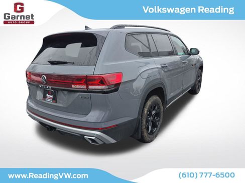 New 2026 Volkswagen Atlas Peak Edition image 5