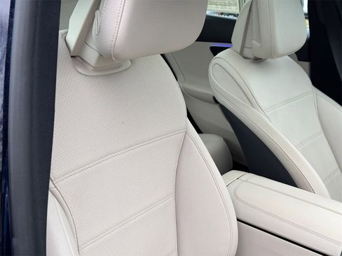 Used 2023 Mercedes-Benz C 300 4MATIC Sedan image 10