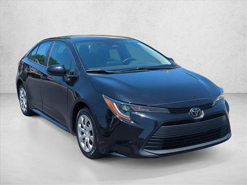 Used 2024 Toyota Corolla LE FWD image 3