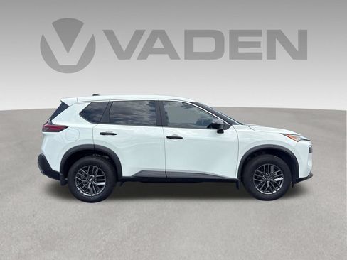 Used 2023 Nissan Rogue S FWD image 23