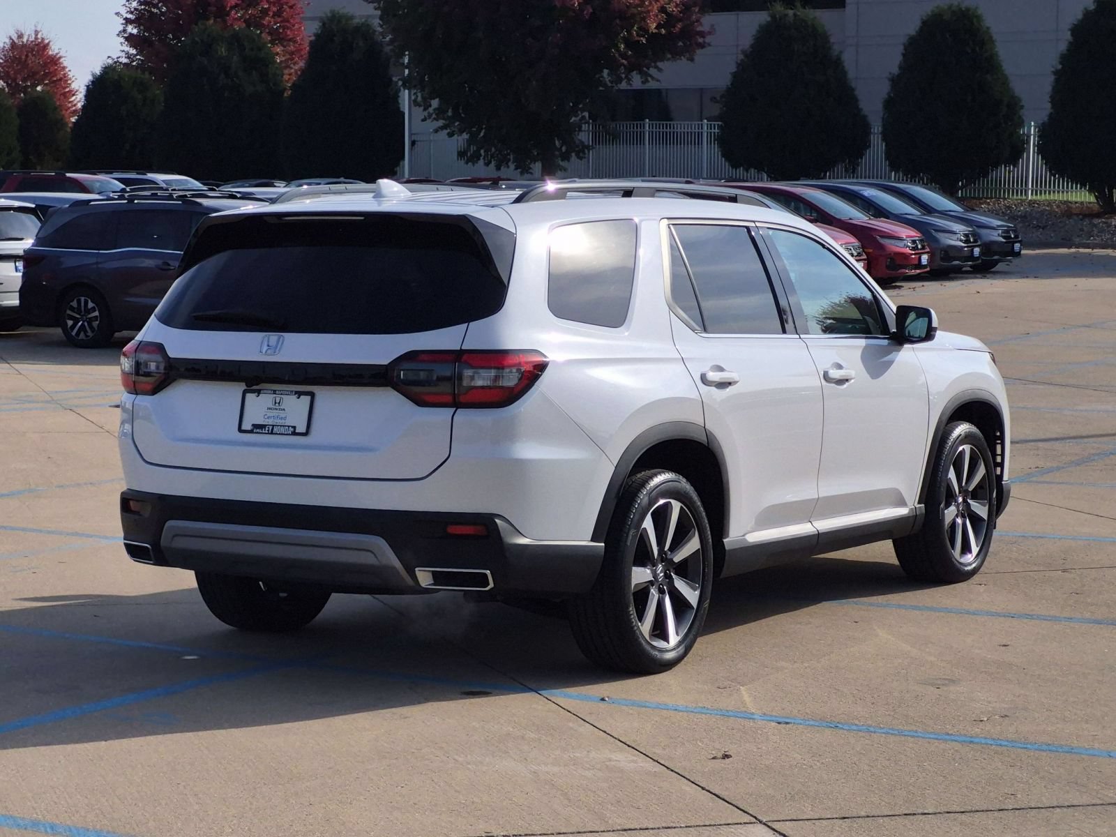 Used 2024 Honda Pilot Touring image 6