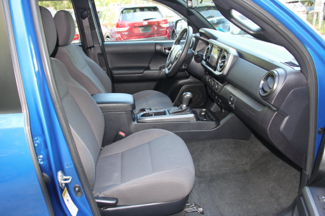 Used 2017 Toyota Tacoma TRD Sport w/ Tow Package (A/T) AWD/4WD image 34