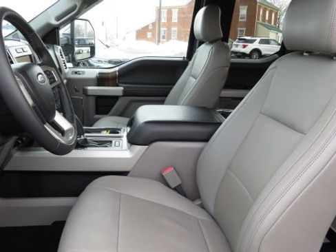 Used 2015 Ford F150 Lariat w/ Equipment Group 502A Luxury image 4