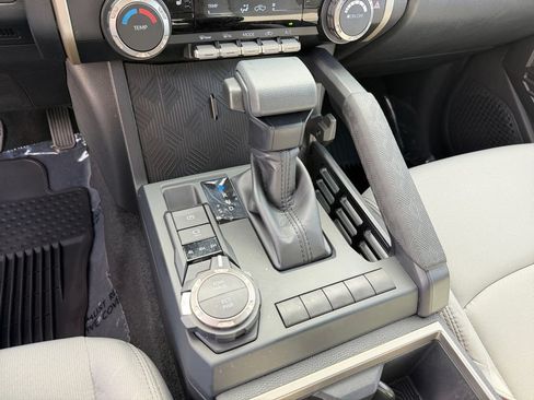 Certified 2026 Toyota Tacoma SR5 AWD/4WD image 28
