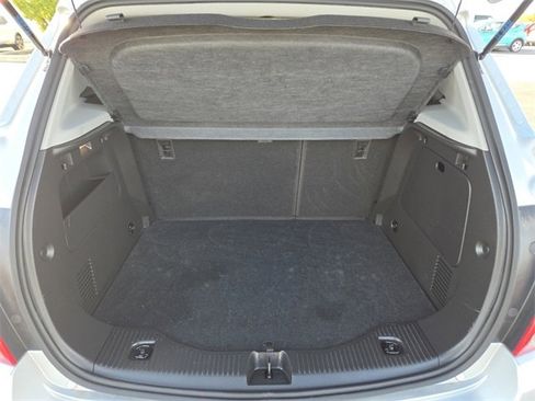 Used 2022 Chevrolet Trax LT w/ LT Convenience Package image 16