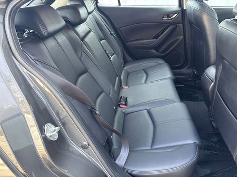 Used 2018 MAZDA MAZDA3 Touring image 35
