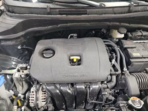 Used 2025 Kia Soul LX w/ LX Technology Package FWD image 18