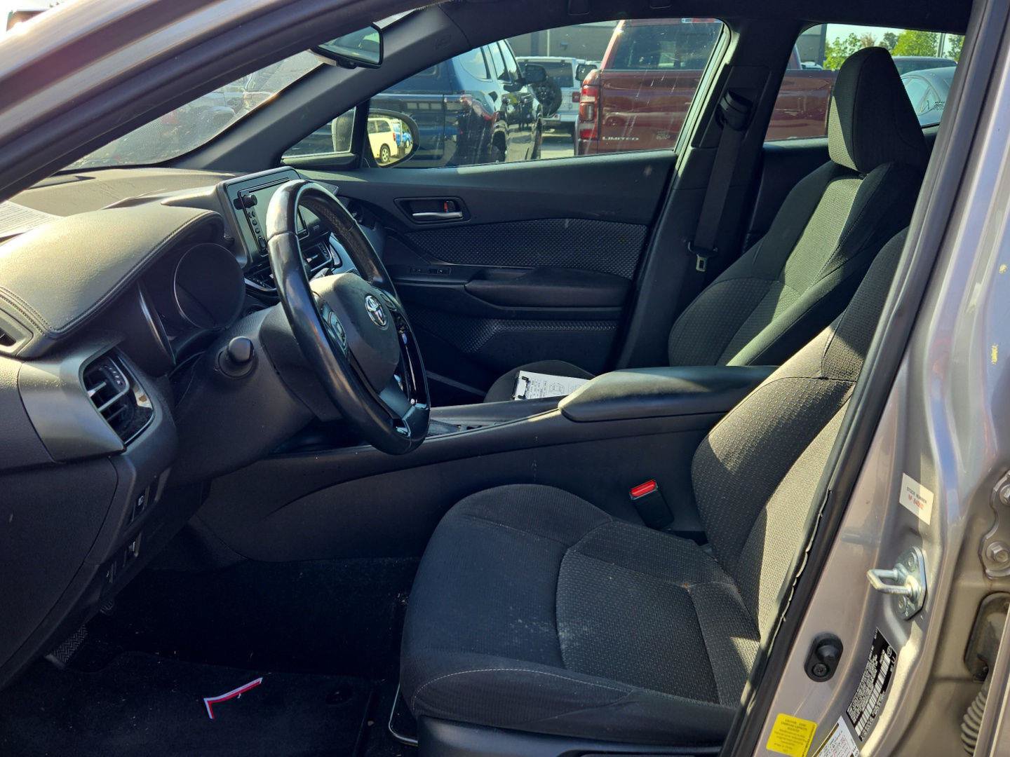 Used 2018 Toyota C-HR XLE FWD image 15