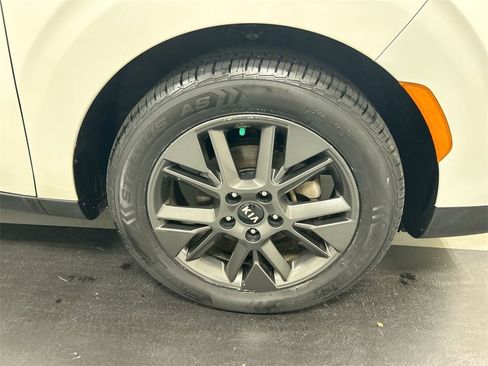 Used 2020 Kia Soul EX image 8