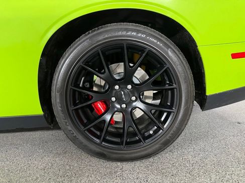 Used 2015 Dodge Challenger SRT Hellcat RWD image 14