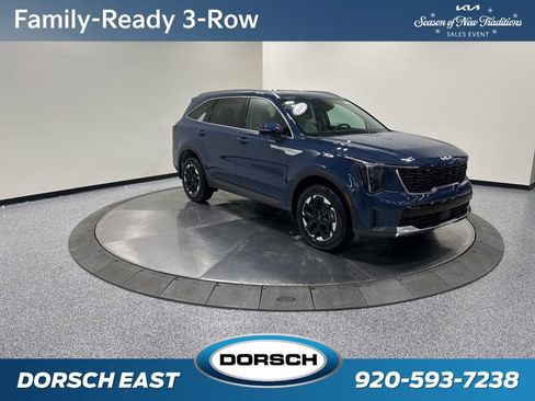 New 2026 Kia Sorento S image 3