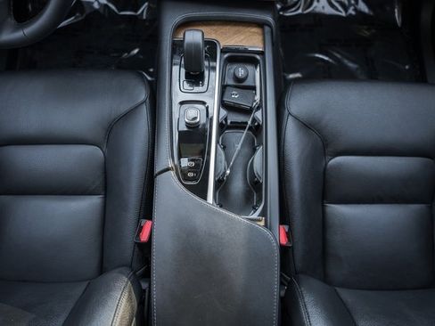 Certified 2023 Volvo XC90 B6 Plus image 25