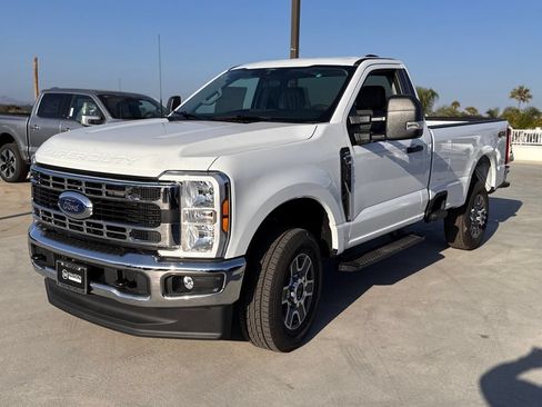 Used 2025 Ford F350 XLT AWD/4WD image 7
