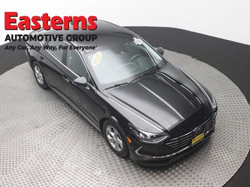 Used 2023 Hyundai Sonata SE image 3