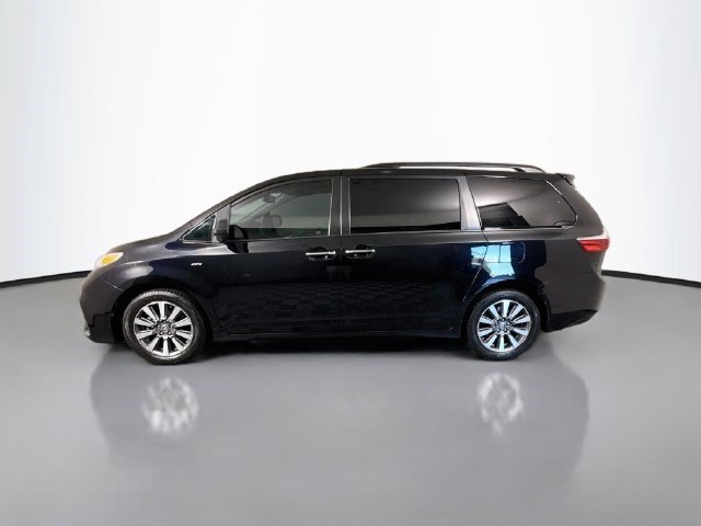 Used 2020 Toyota Sienna XLE w/ XLE Navigation Package AWD/4WD image 6