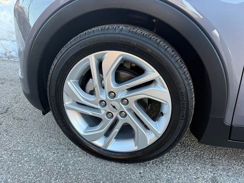 Used 2023 Chevrolet Bolt LT image 11